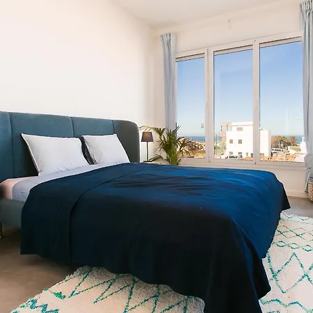 Sea Breeze, Large With Workspaces & A Great View Apartamento *