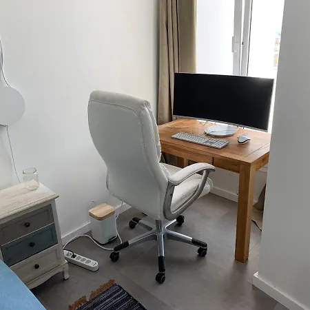Sea Breeze, Large With Workspaces & A Great View Apartamento Tarifa