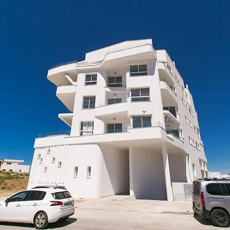 Sea Breeze, Large With Workspaces & A Great View Apartamento *